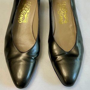 SALVATORE FERRAGAMO Leather Silver Pumps, Size 8.5 B